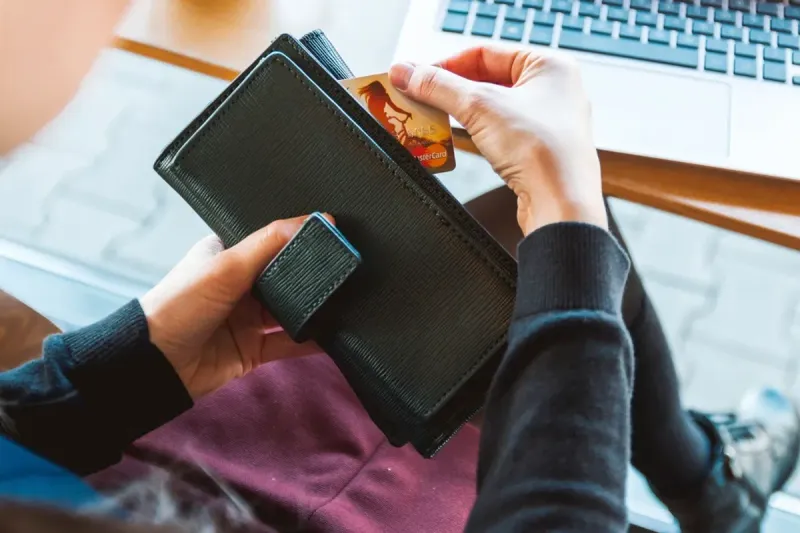 Mở cửa hàng online có cần thuê mặt bằng không